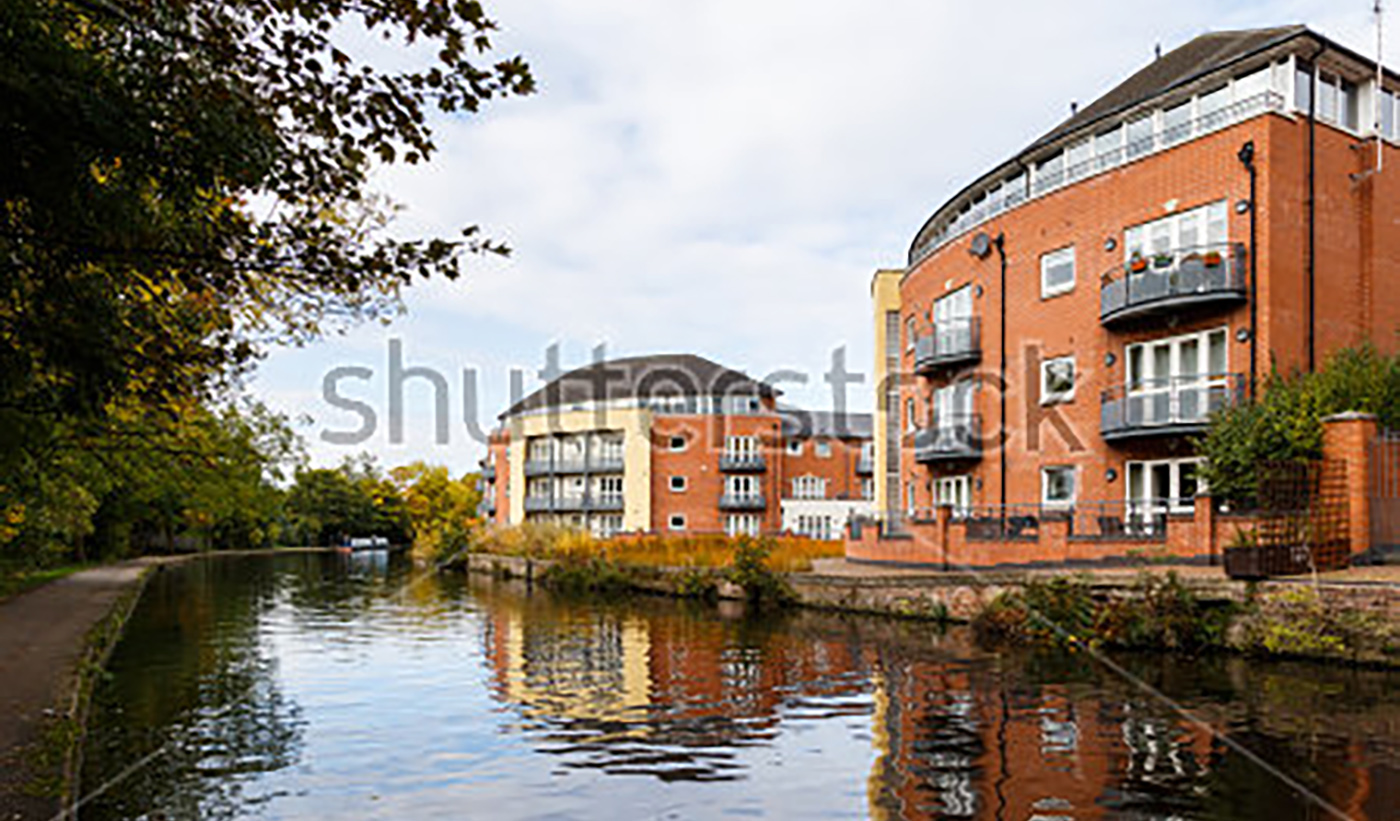 stockphotonottinghamenglandoctoberapartmentsbythewatersideat